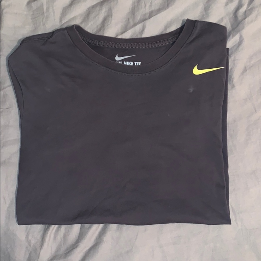Nike Dri-Fit T-Shirt - M
